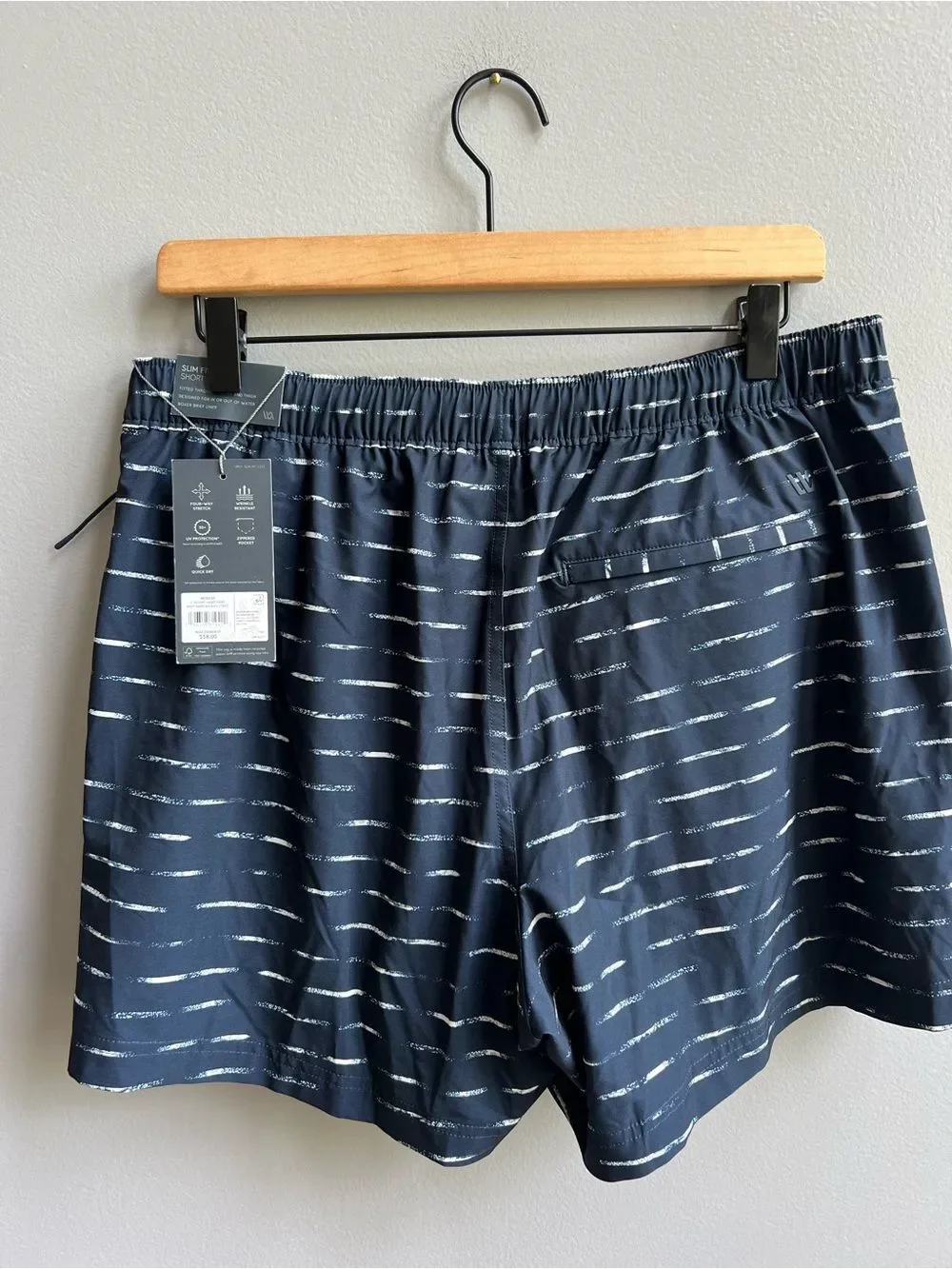 VRST 5” Resort Shorts NWT Men's Medium Navy Sand Washed Stripe Swim Shorts